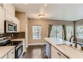 Photo #3: 21507821 Listing