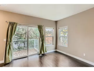 Photo #5: 21507821 Listing