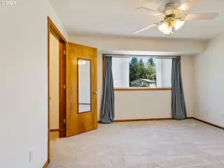Photo #4: 21507895 Listing