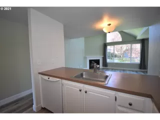 Photo #3: 21507976 Listing