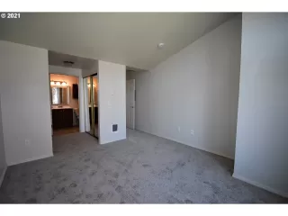 Photo #5: 21507976 Listing