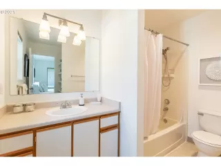 Photo #5: 21509253 Listing