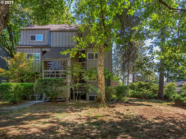 MLS: 21509335 Condo For Sale