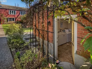 Photo #2: 21509657 Listing