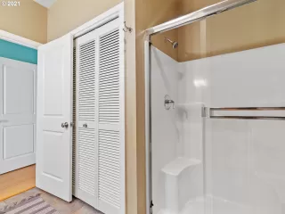 Photo #3: 21509790 Listing