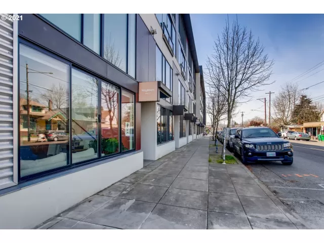 MLS: 21510299 Condo For Sale