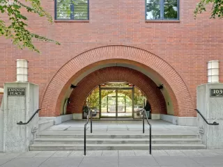 Photo #1: 21510305 Listing