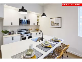 Photo #4: 21510795 Listing