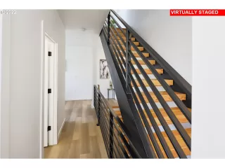 Photo #6: 21510795 Listing