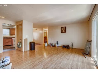 Photo #2: 21510927 Listing