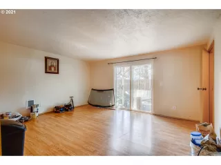 Photo #3: 21510927 Listing