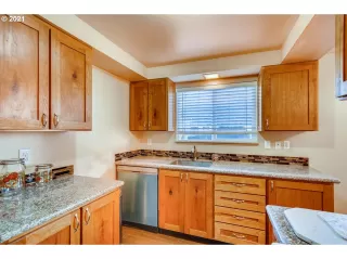 Photo #5: 21510927 Listing