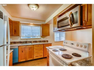 Photo #6: 21510927 Listing