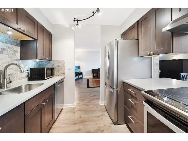 MLS: 21511353 Condo For Sale