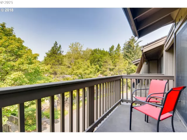 MLS: 21511802 Condo For Sale