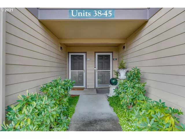 MLS: 21511874 Condo For Sale