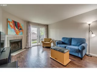 Photo #4: 21511874 Listing