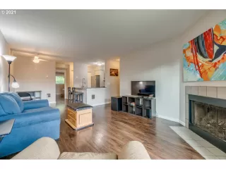 Photo #5: 21511874 Listing