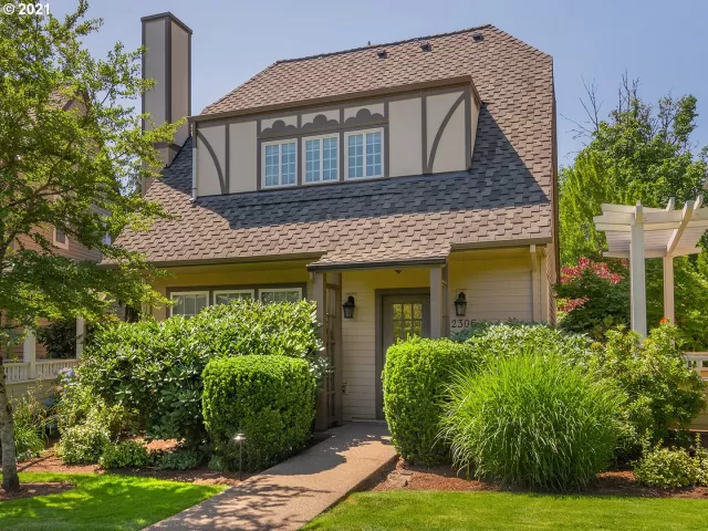 MLS: 21512233 Condo For Sale