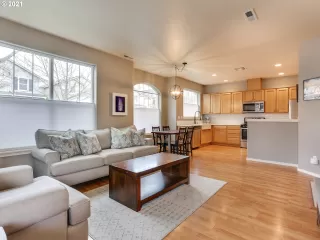 Photo #4: 21512273 Listing