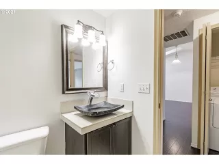 Photo #6: 21512497 Listing