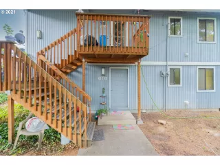 Photo #4: 21512607 Listing