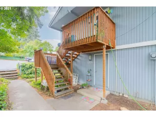 Photo #5: 21512607 Listing