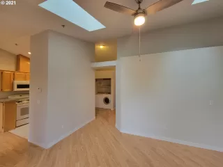 Photo #5: 21513646 Listing