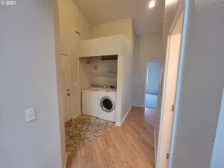 Photo #6: 21513646 Listing