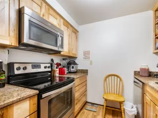 Photo #6: 21513684 Listing