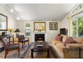 Photo #4: 21513805 Listing