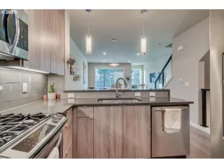 Photo #6: 21513814 Listing