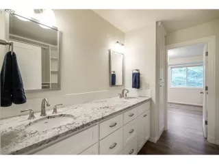 Photo #5: 21514207 Listing