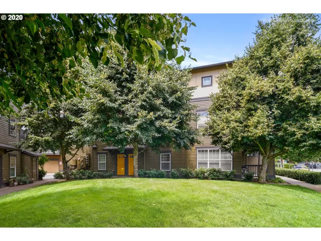 MLS: 21514767 Condo For Sale