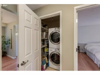 Photo #2: 21515775 Listing