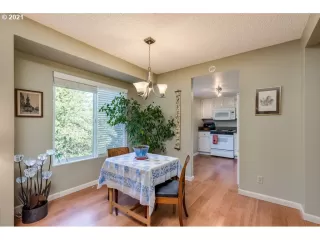 Photo #4: 21515775 Listing