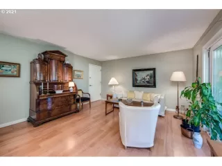 Photo #6: 21515775 Listing