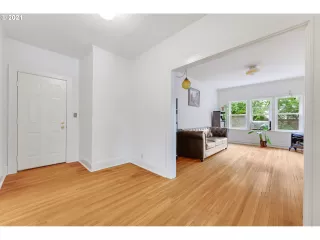 Photo #3: 21515996 Listing
