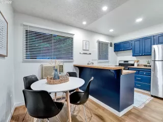 Photo #3: 21516241 Listing