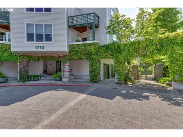 MLS: 21516415 Condo For Sale