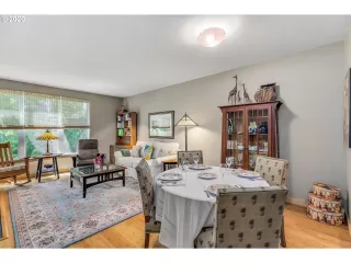 Photo #6: 21516415 Listing 