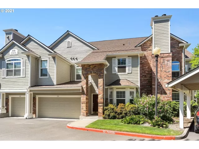 MLS: 21516737 Condo For Sale