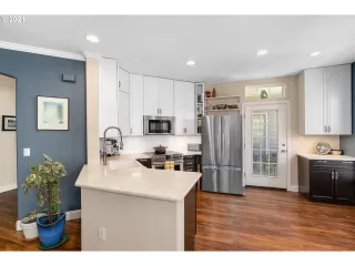 Photo #3: 21516737 Listing