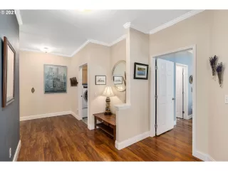 Photo #6: 21516737 Listing