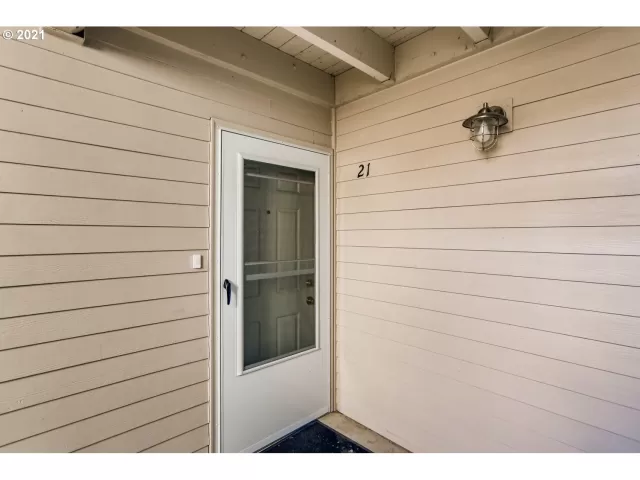 MLS: 21516974 Condo For Sale