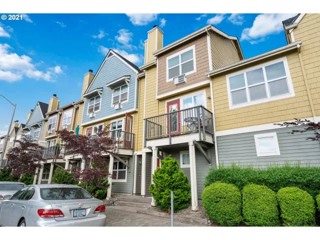 MLS: 21517113 Condo For Sale