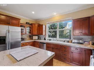 Photo #6: 21517113 Listing