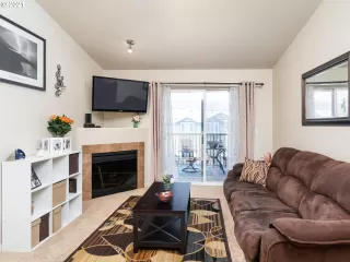 Photo #5: 21517216 Listing