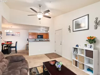 Photo #6: 21517216 Listing