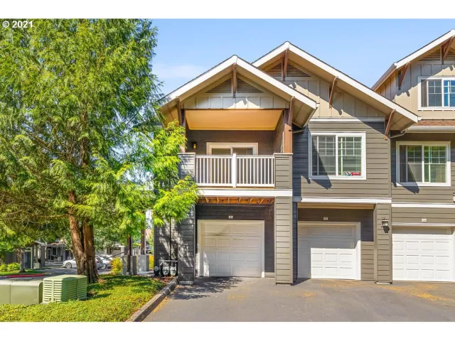 MLS: 21517717 Condo For Sale